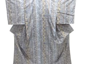 未使用品　仕立て上がり　縞に花鳥更紗模様織り出し本場結城紬100亀甲着物(石下)